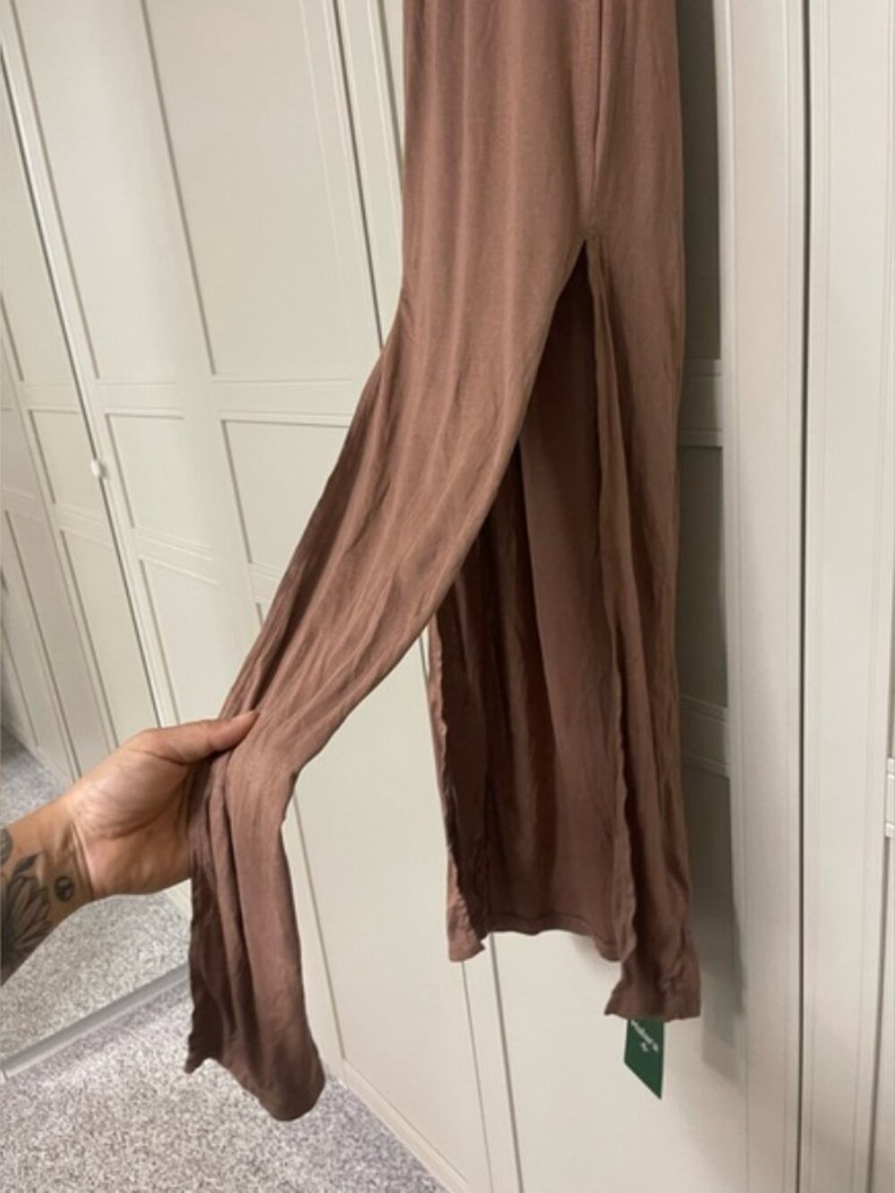 NWT Ribbed Hooded High Neck Long Sleeve Cut Out Tie Back Midi Casual Dress - Picture 6 of 7